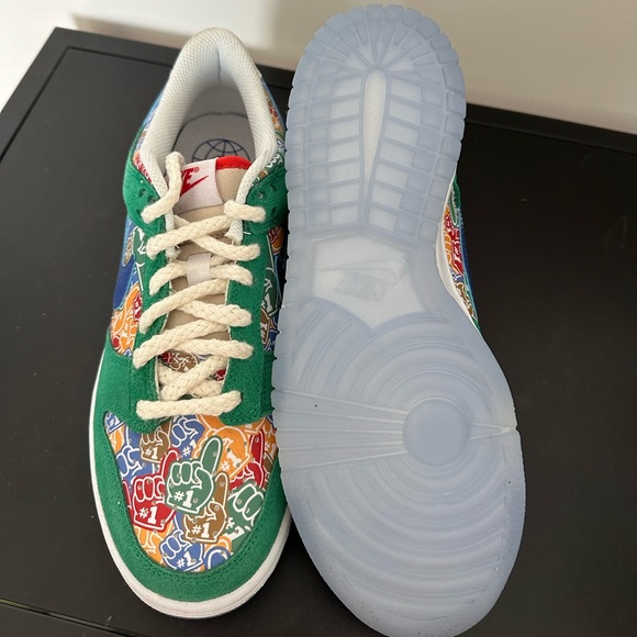 Nike Dunks - Picture 3 of 4